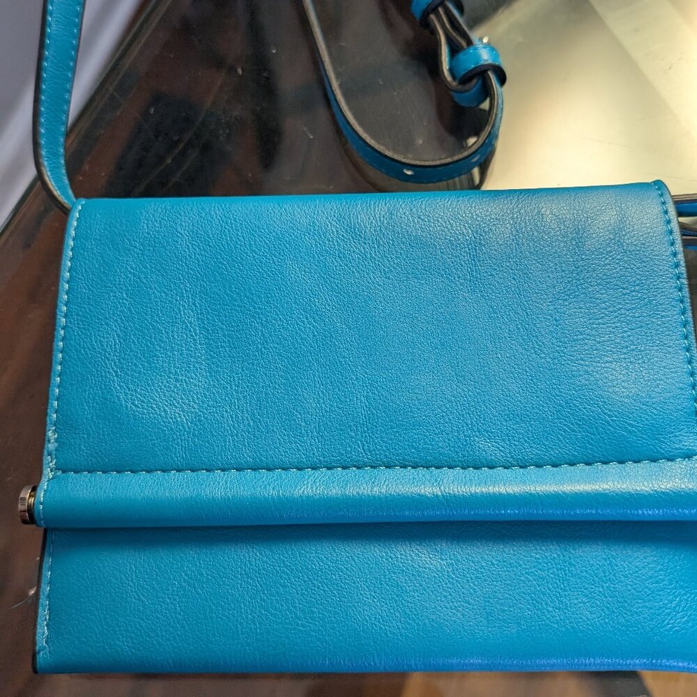 Cross body neon blue chic bag